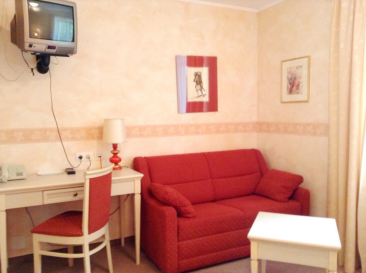 Hotel Gruenes Tuerl Bad Schallerbach Room photo