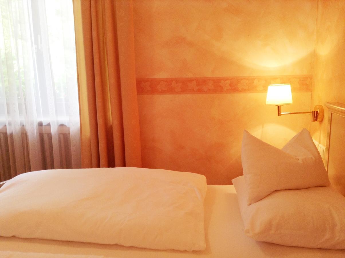 Hotel Gruenes Tuerl Bad Schallerbach Room photo